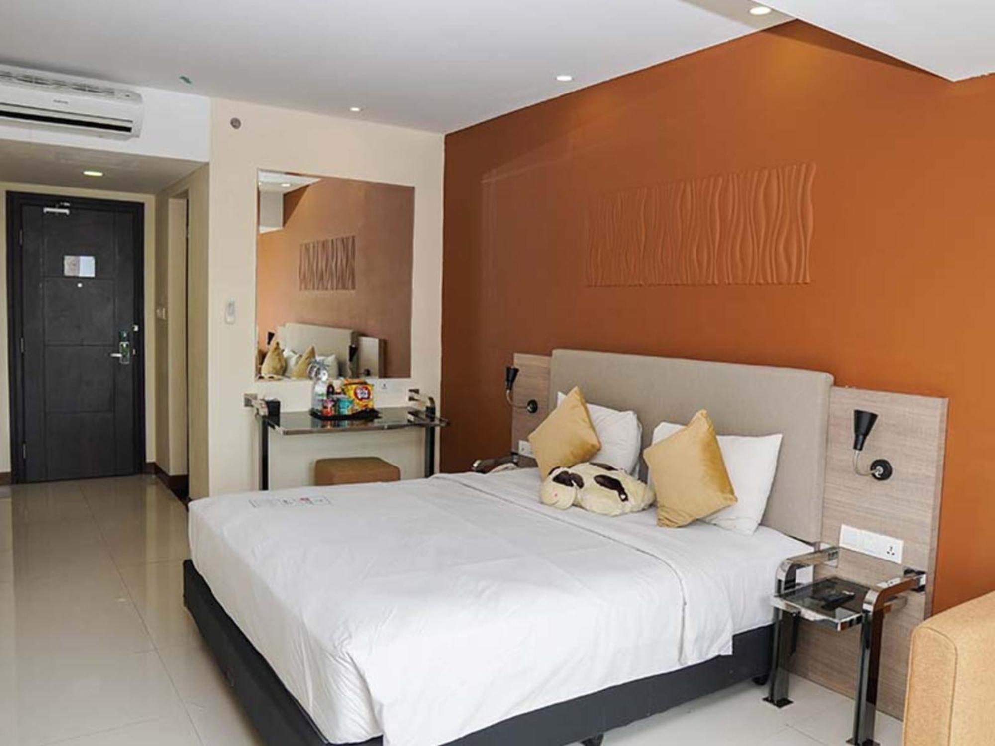 Verse Hotel Cirebon Exterior photo
