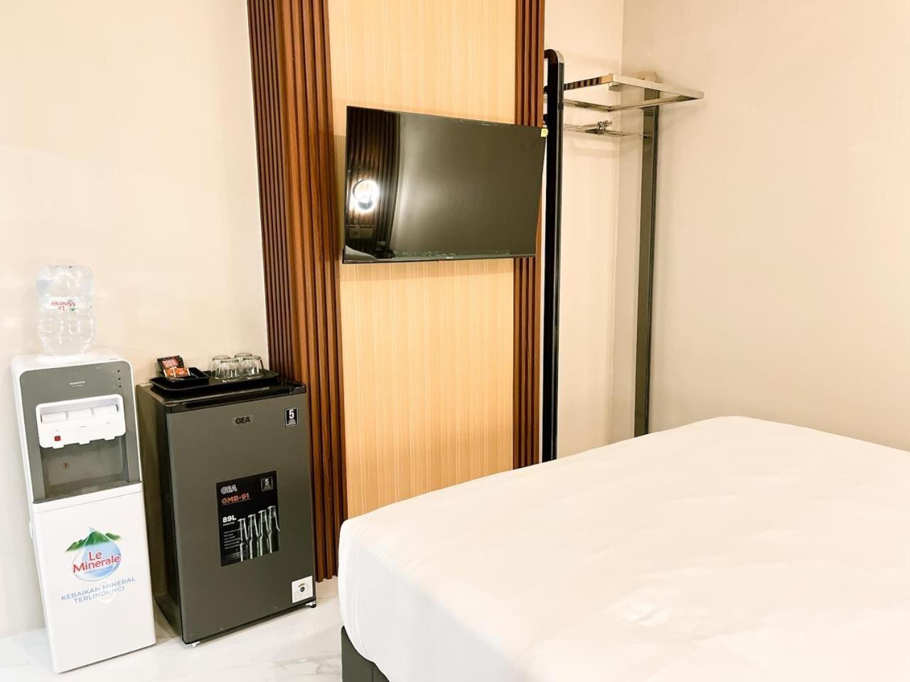 Verse Hotel Cirebon Exterior photo
